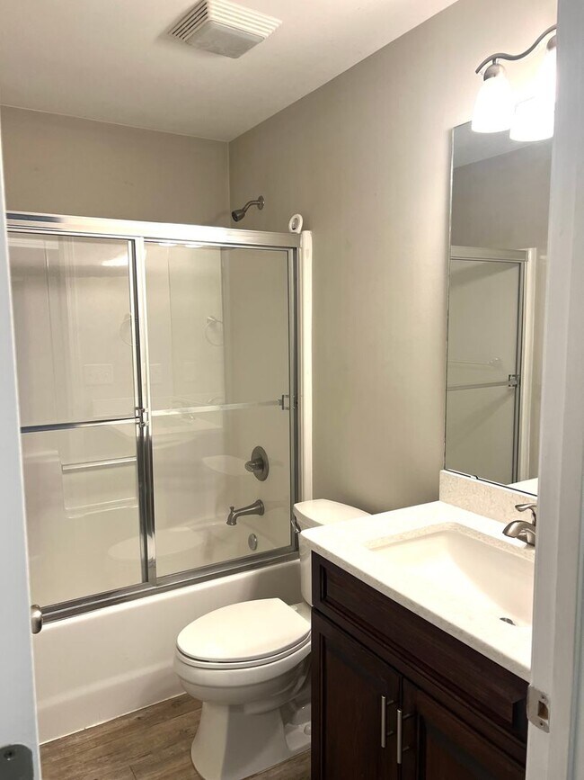 Building Photo - Duplex Apartment For Rent in Denver NC