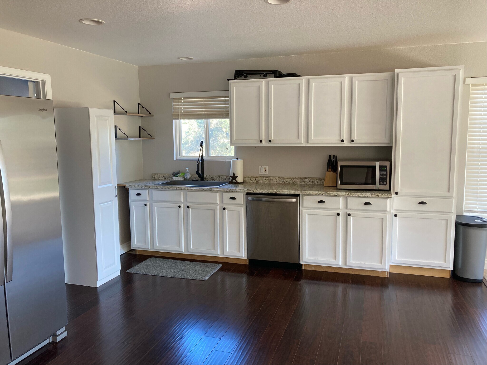 Building Photo - 11112 Calgary Way