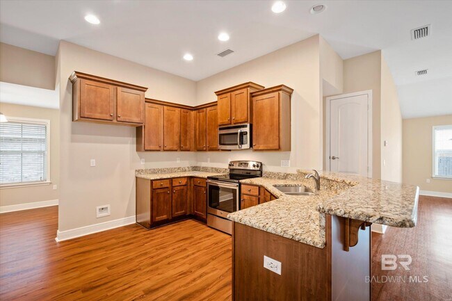 Building Photo - 405 Ellington Ave