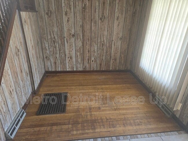 Building Photo - 3759 Columbus St