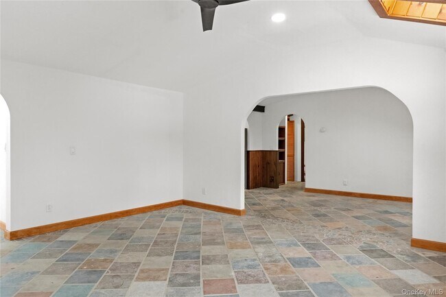 Building Photo - 378 Broadway