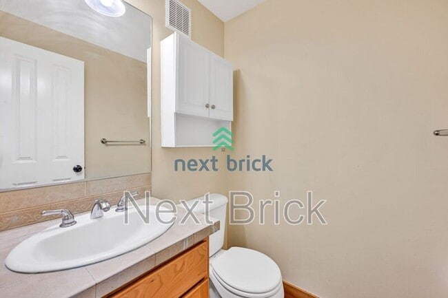 Building Photo - 5204 Delridge Wy SW