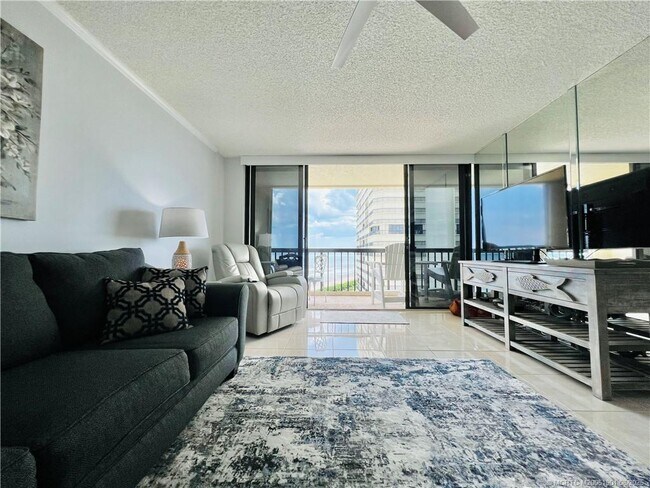 Building Photo - 9500 S Ocean Dr