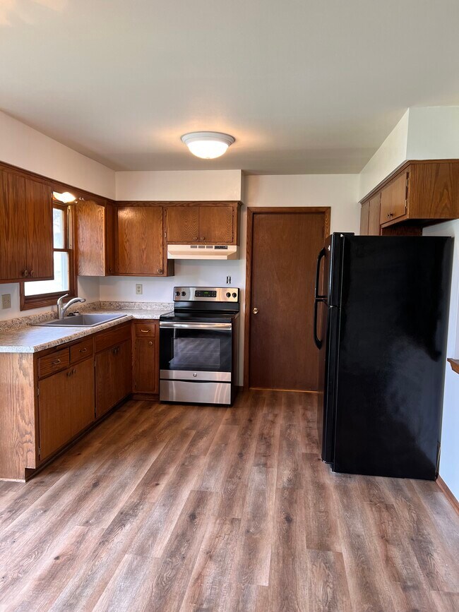 Building Photo - 1321 Fleetfoot Dr