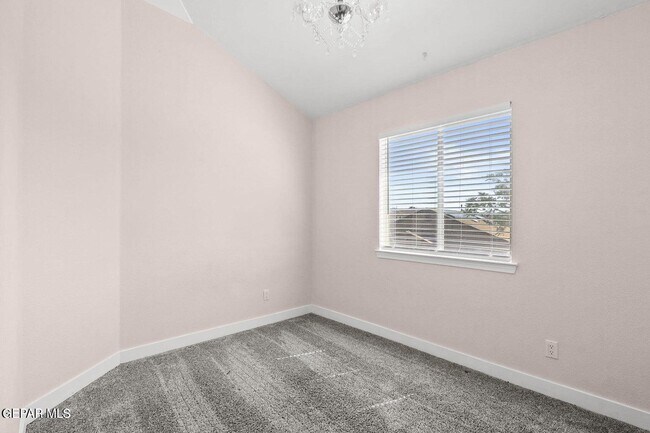 Building Photo - 729 Paseo Sereno Dr
