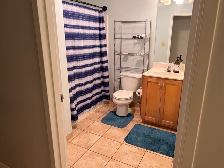 Building Photo - 237 Granby St