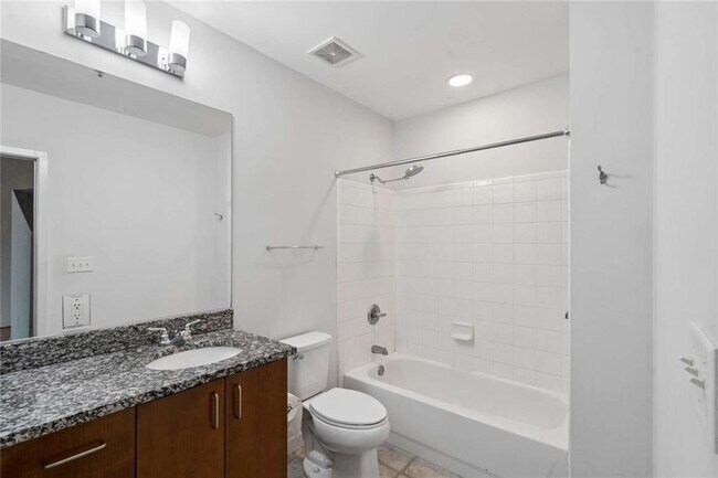Building Photo - 943 Peachtree St NE