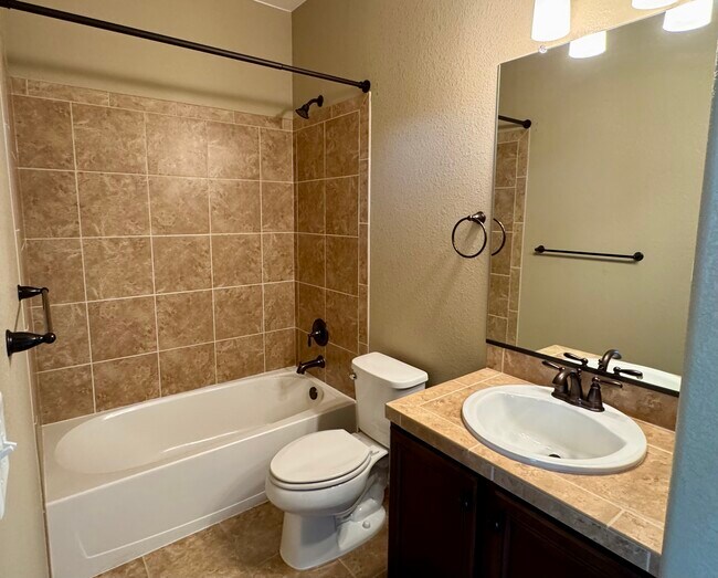 Building Photo - 2211 Winding Dr