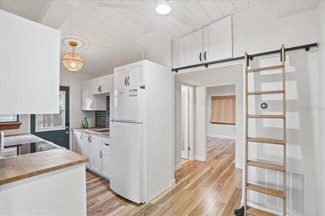 Building Photo - 1807 53rd St S