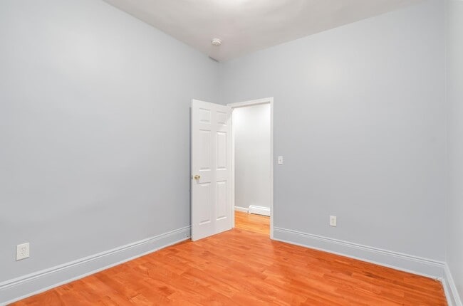 Building Photo - 396 Union St