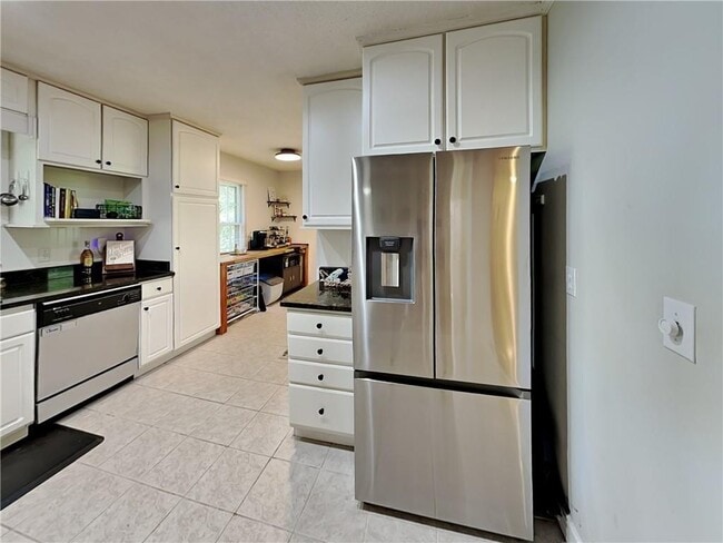 Building Photo - 456 Mark Ave