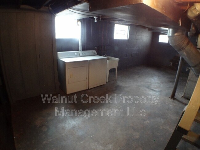 Building Photo - 136 Cleveland St