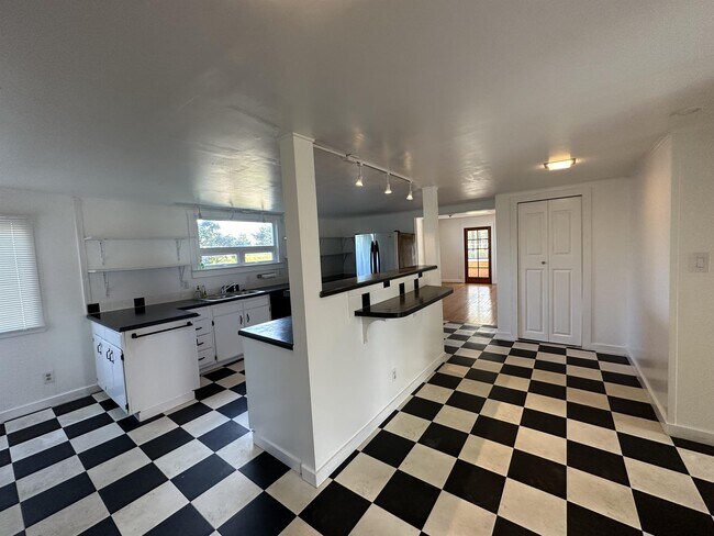 Building Photo - 38 4th St S