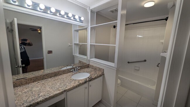 Building Photo - Luxury Gated Community Beautiful 3-Bedroom 2.5 Bath