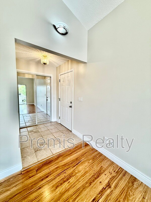 Building Photo - 2941 Bough Ave
