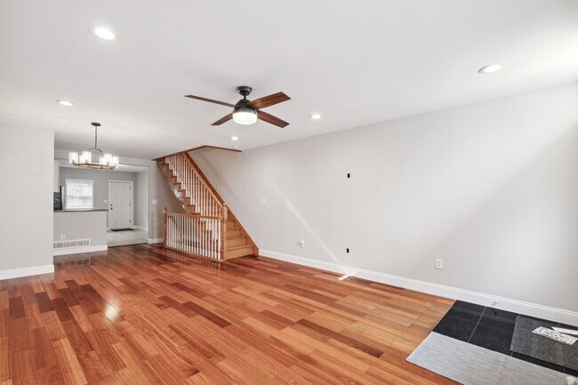 Building Photo - 1717 Annin St