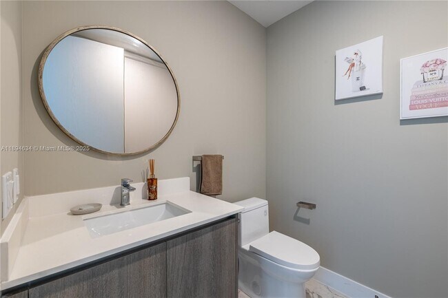 Building Photo - 17550 Collins Ave