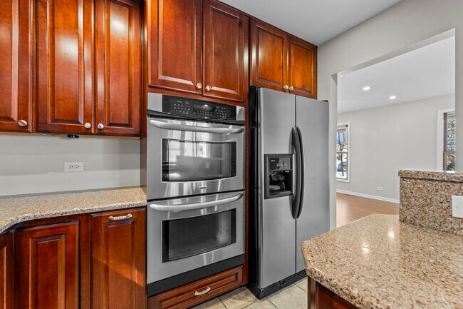 Building Photo - 9 Edgewood Rd