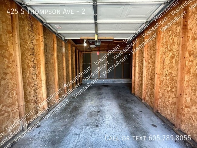 Building Photo - 425 S Thompson Ave