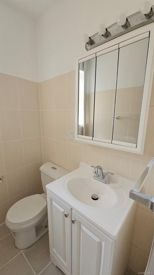 Building Photo - 76 Bay 23rd St