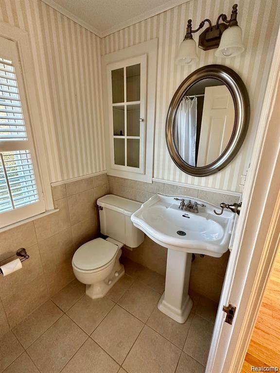 Building Photo - 4302 Sheridan Dr