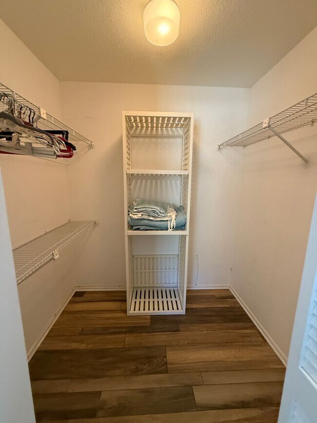 Building Photo - 2 Bedroom/2 Bathroom Available Now! 55+ An...