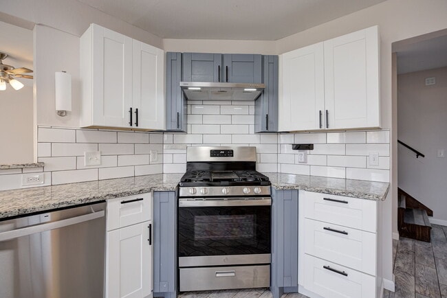 Building Photo - 608 E Eufaula St