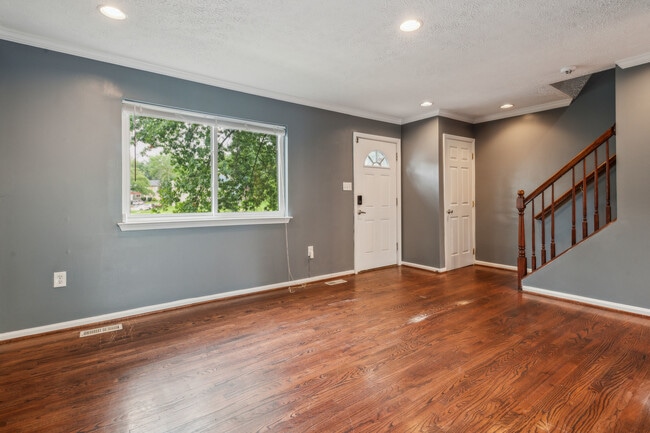 Building Photo - 12043 Hallandale Terrace