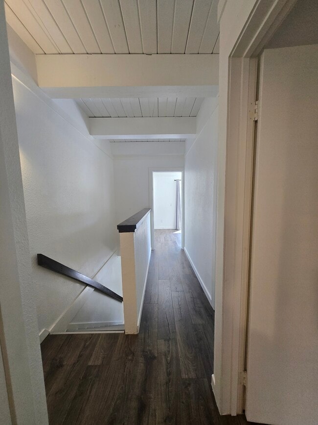 Building Photo - 810 Alder Ave