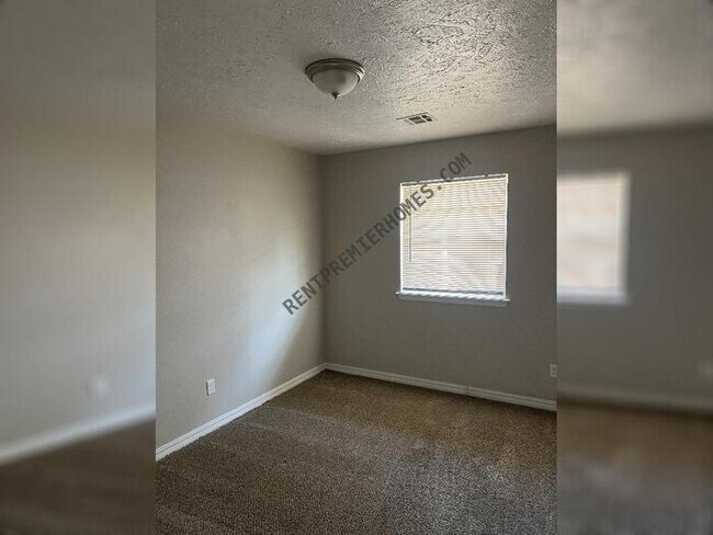 Building Photo - 4413 NW 12th St