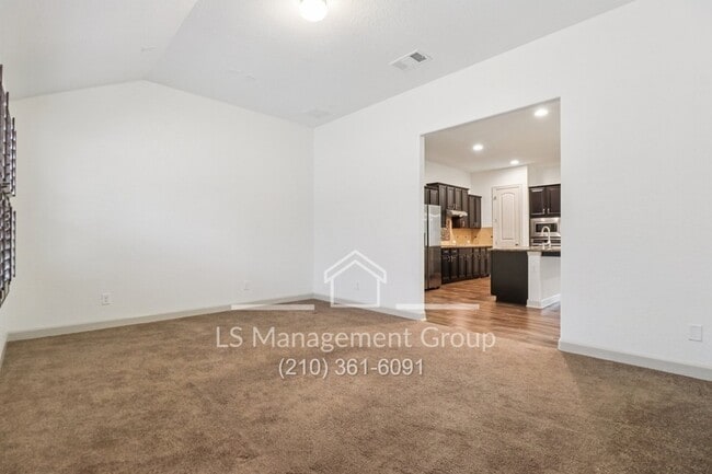 Building Photo - 1041 Water Oak