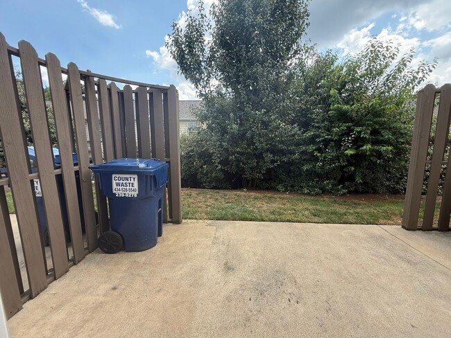 Building Photo - 273 Mulberry Cir