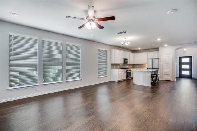 Building Photo - 1224 W Yarrow Ave