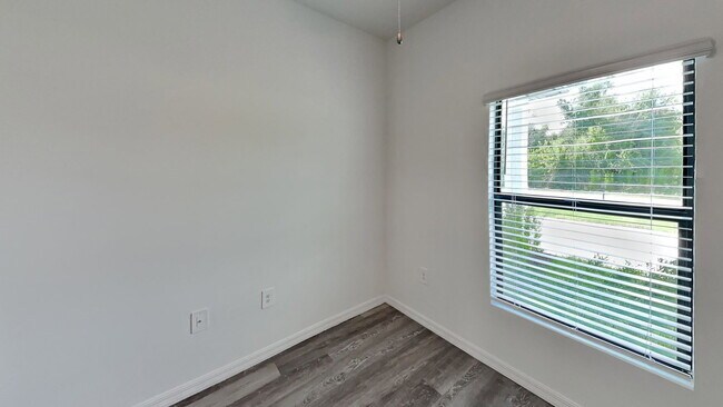 Building Photo - 4028 SW 7th Pl