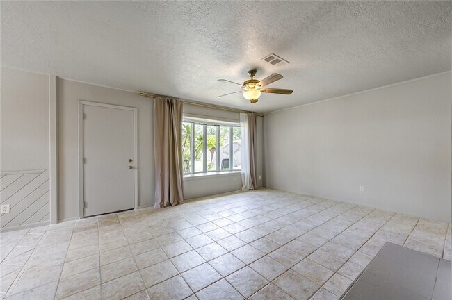 Building Photo - 16019 Fathom Ln