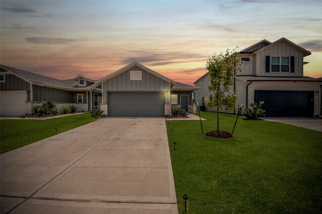 Building Photo - 23663 Cranberry Grader Ln