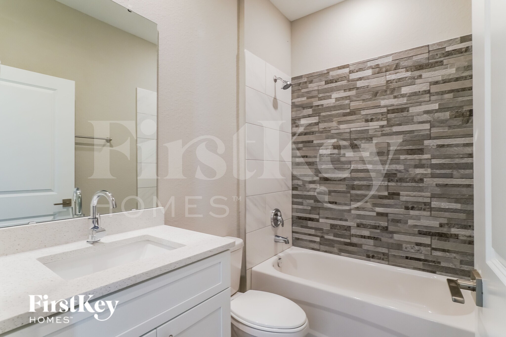 Building Photo - 1666 Redfin Dr