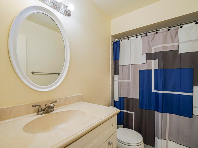 Building Photo - 503 20th St SW