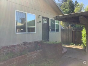 Building Photo - Cvet-2