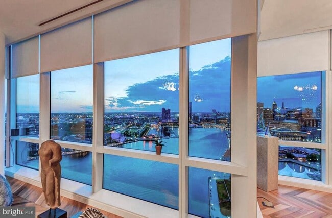 Building Photo - 300 International Drive