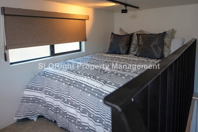 Building Photo - AVAILABLE SEPTEMBER - Furnished Luxurious Studio Apartment Grover Beach