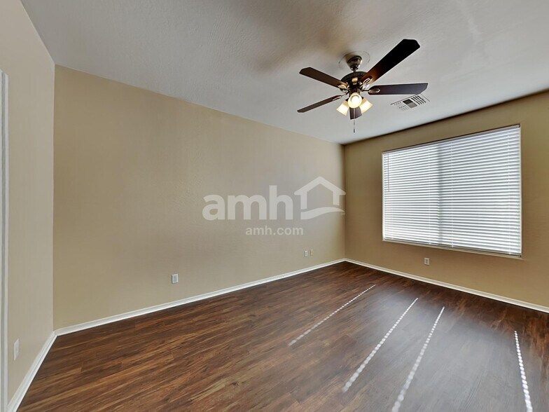 Building Photo - 7571 W State Ave