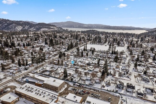 Building Photo - Downtown CDA with Shop!