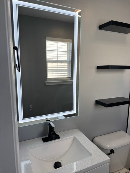 Master Bathroom - 517 Aidone Dr
