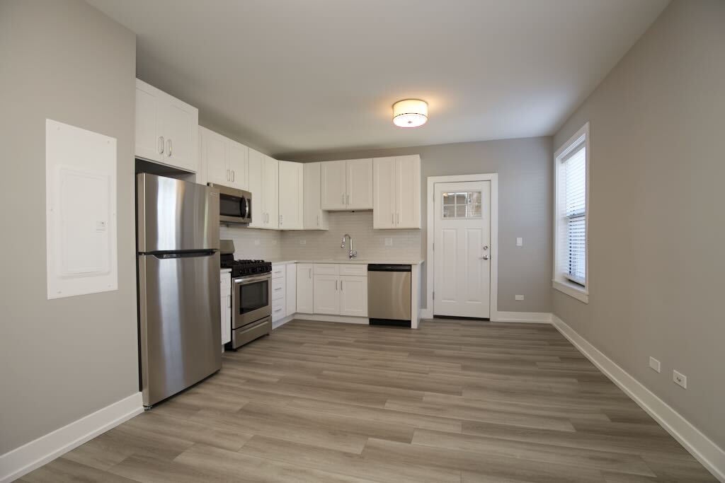 Building Photo - 3930 N Janssen Ave