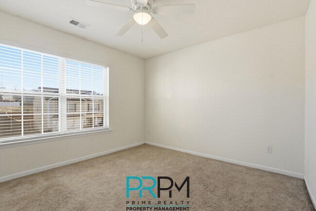 Building Photo - 249 Elmhaven Dr