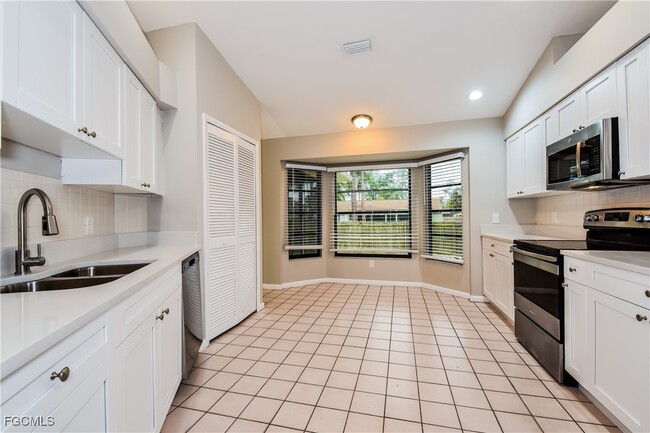 Building Photo - 9076 Pineapple Rd