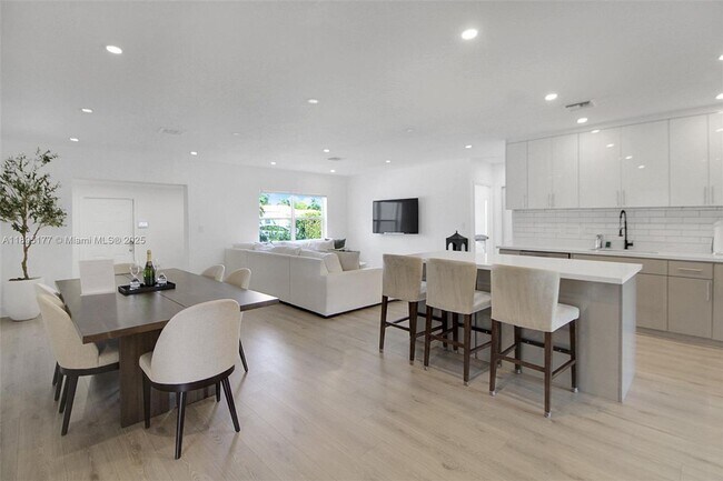 Building Photo - 18361 NE 20th Pl