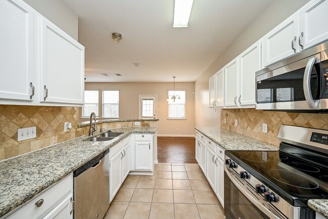 Building Photo - 6127 Yorkglen Manor Ln