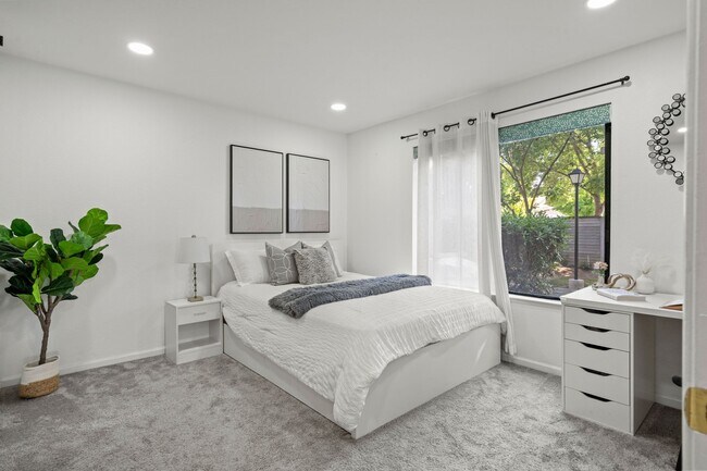 Building Photo - 874 Cherry Glen Cir